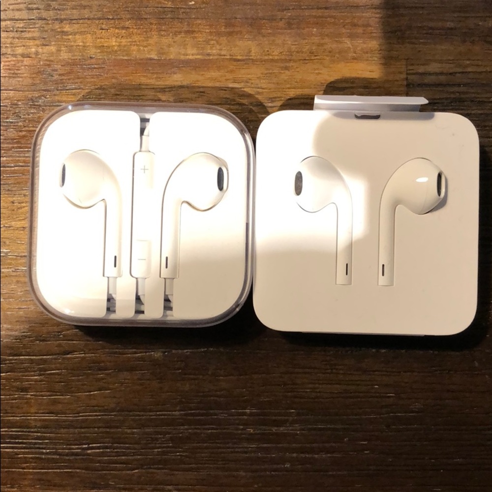 Apple headphone